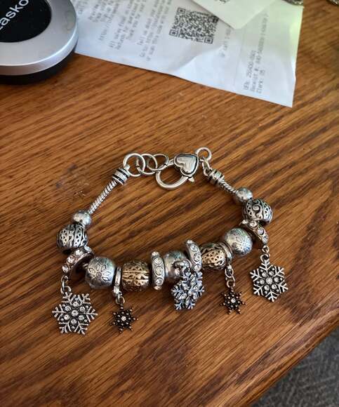 Silvertone Snowflake Silver Tone Christian Bead Bracelet - .com - Picture 1 of 1